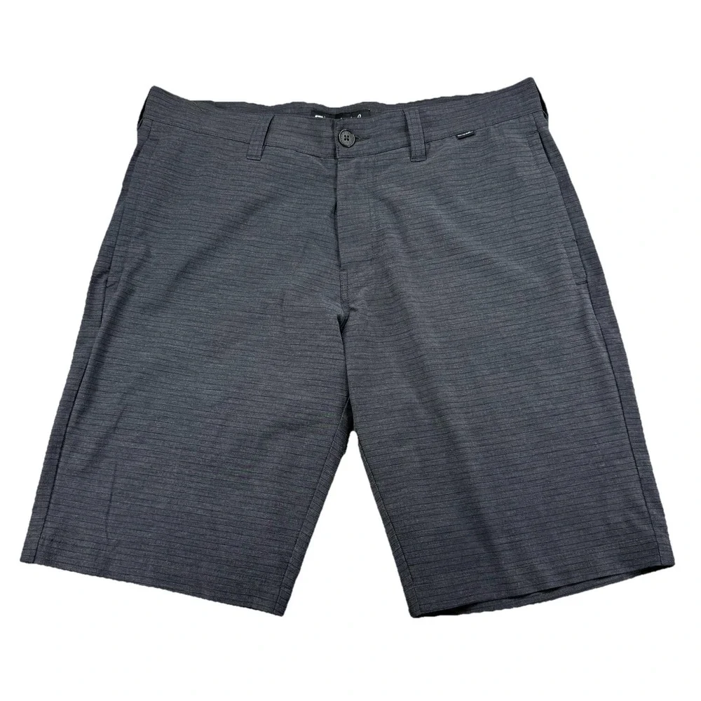 Travis Mathew Shorts Mens 33‎ Striped Golf Outdoor Stretch Casual Gray